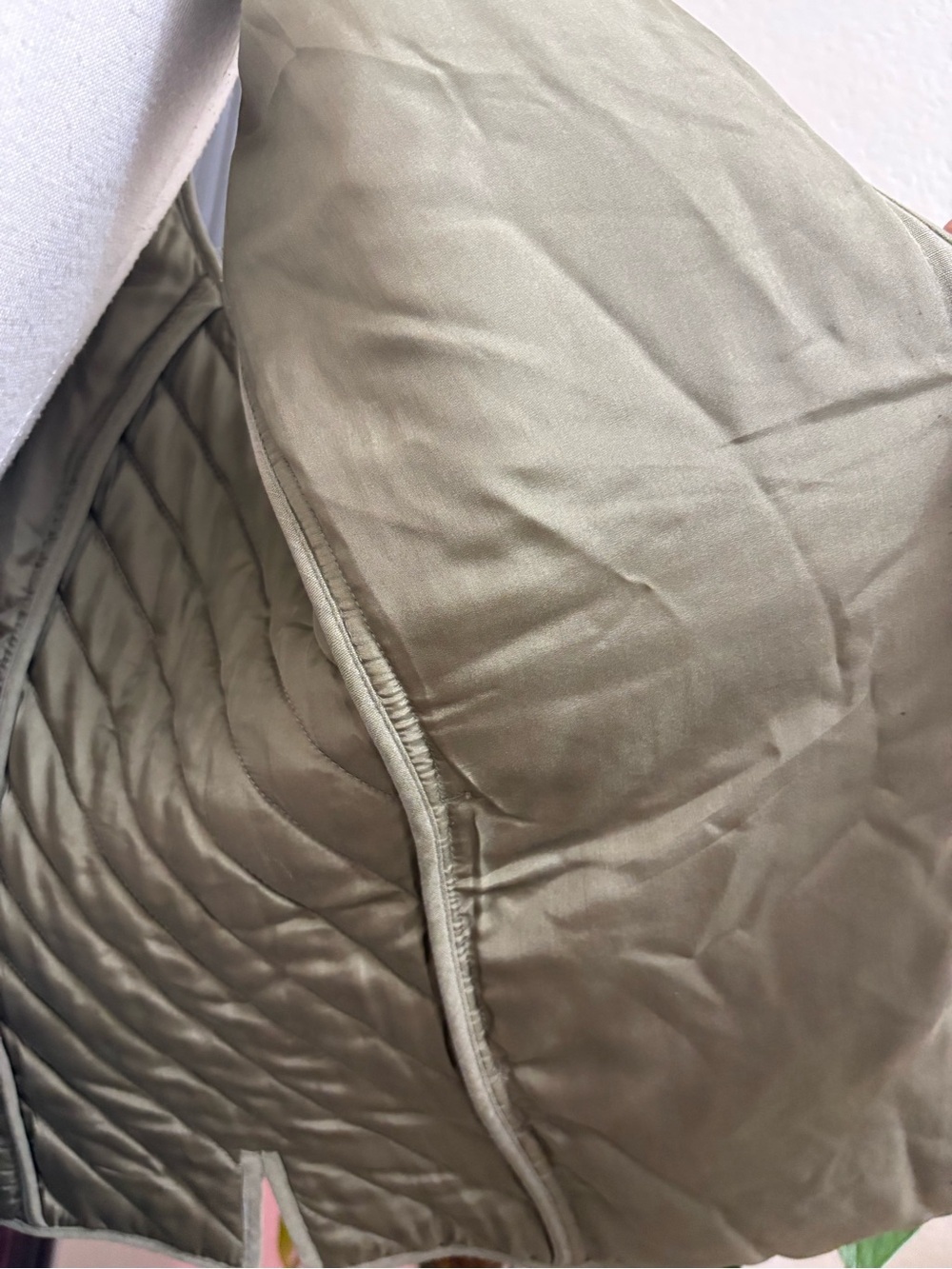Tommy Bahama Silk Olive Green Quilted Zipper Snap Button Vest - Picture 8 of 11